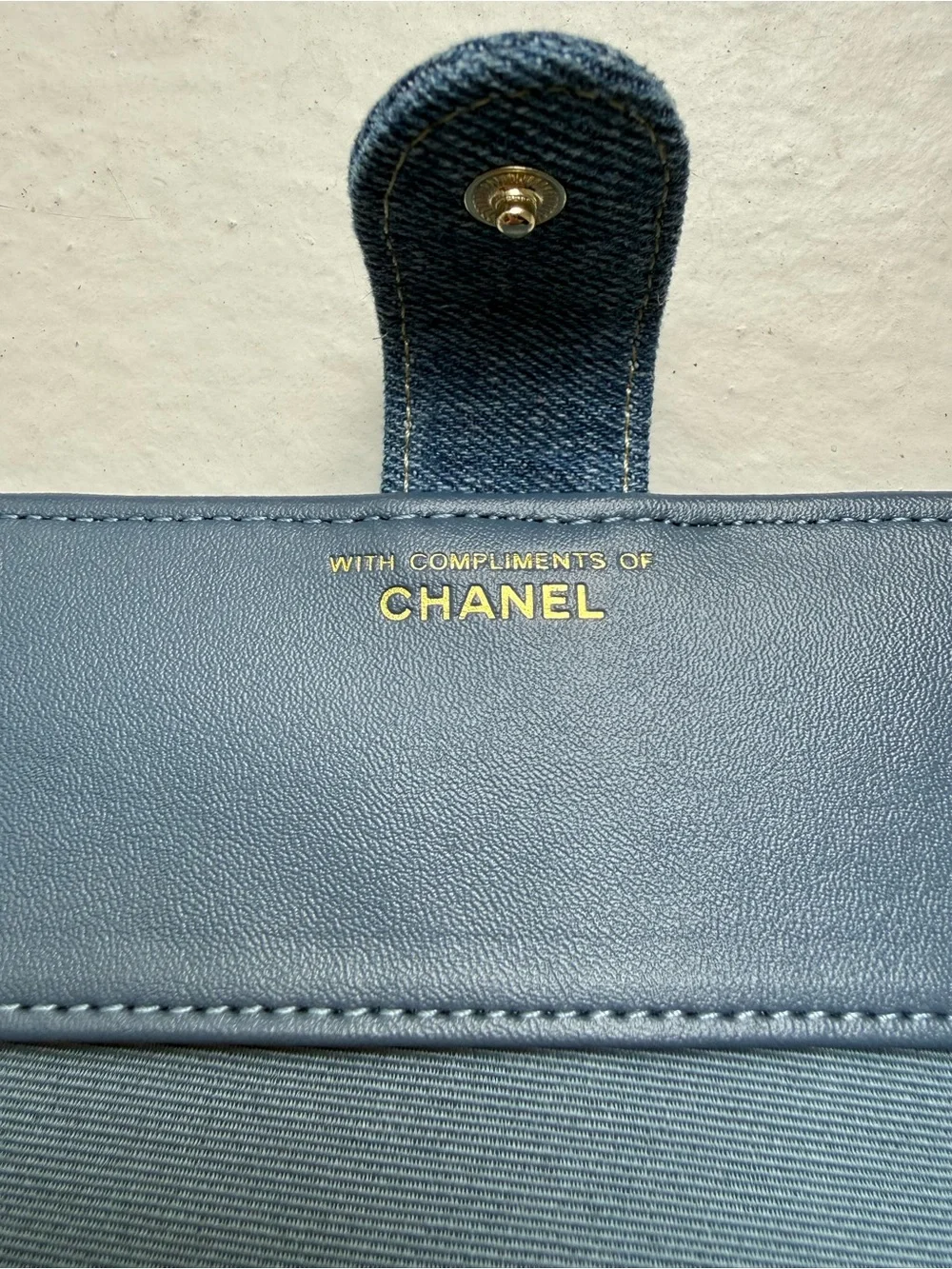 CHANEL Denim CC Logo Bi-Fold Card Wallet GWP